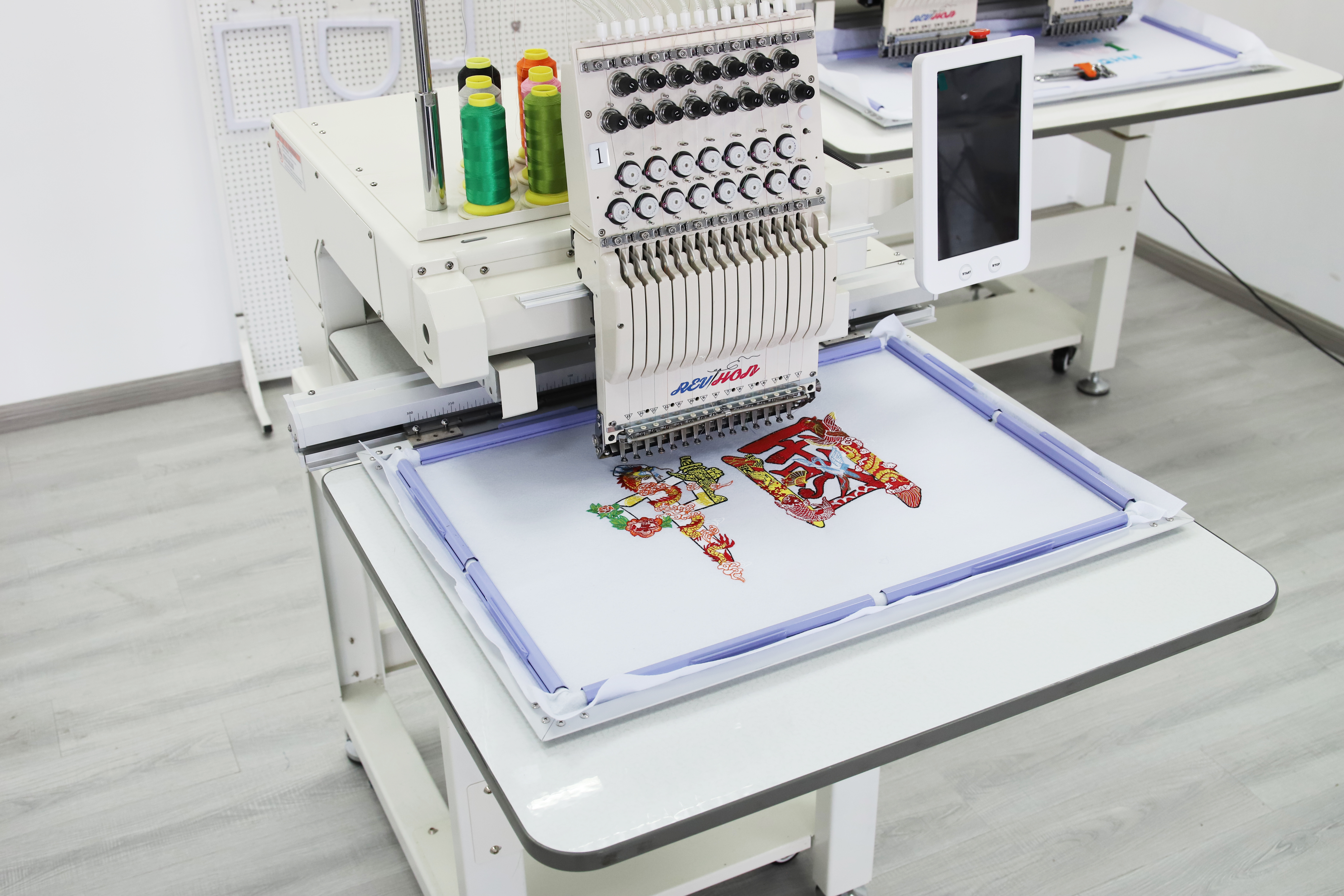 Professional Embroidery Machine Single Head Computerized Garment Embroidery Machine